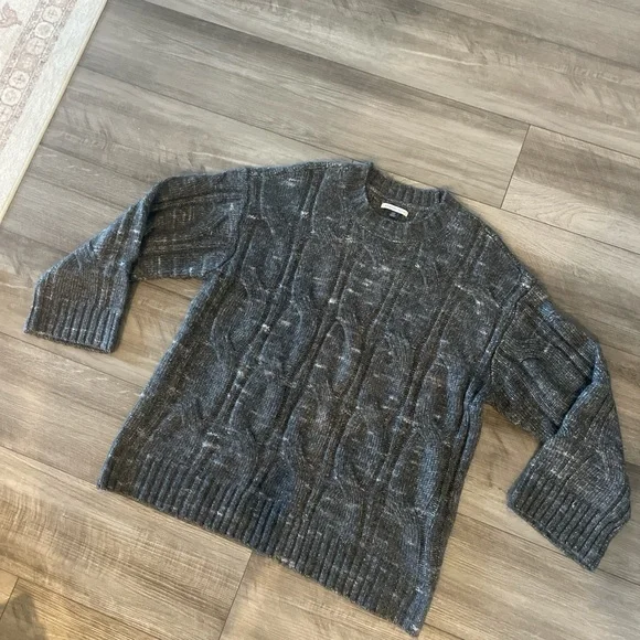 American Eagle Charcoal Grey and white cable knit sweater size L - Picture 1 of 4